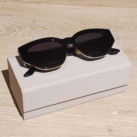 Dezi Charge It Sunglasses - Picture 4 of 6